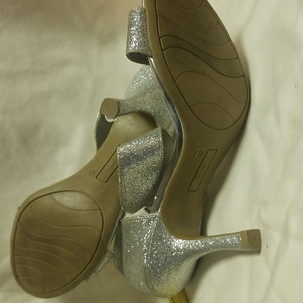 Shoes - Picture 2 of 2